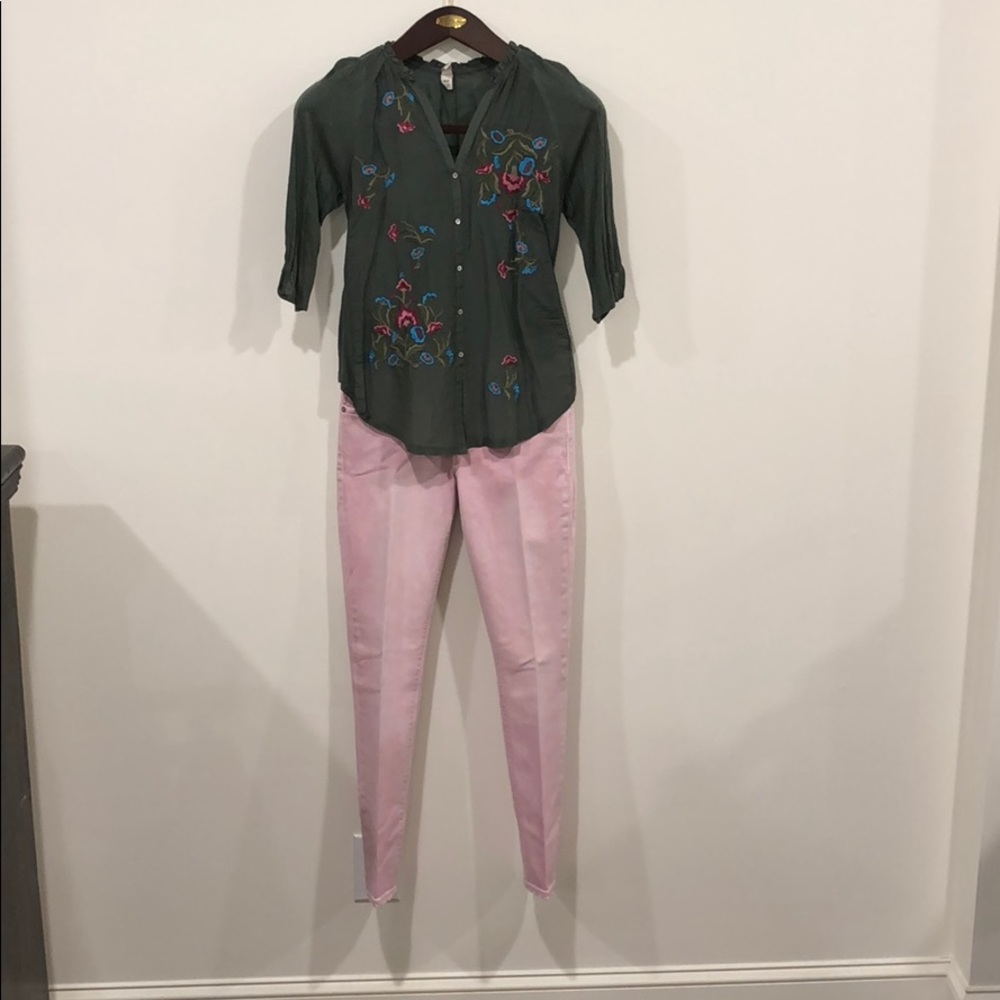 Lucky Skinny Jeans and Olive Blouse Outfit